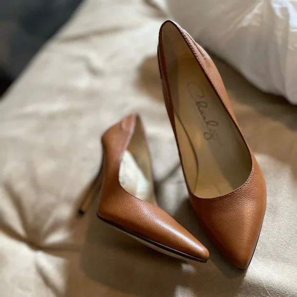 👠 Heels - Picture 2 of 4